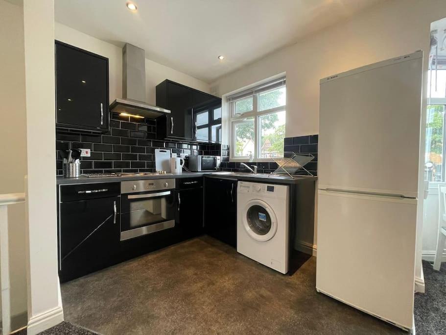 Kingsbury Apt 2 Birmingham Extérieur photo